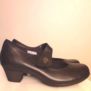 NEW!  Women's Sz 7.5 Black Rockport Wedge Dress Heels!